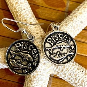5/$10❤️❤️❤️NEW Pisces Tibetan Silver Medallions Handmade Dangling Earrings
